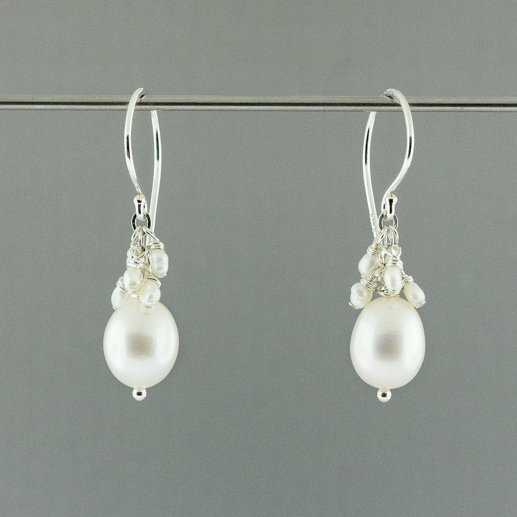 Perfect pearl dangle earring
