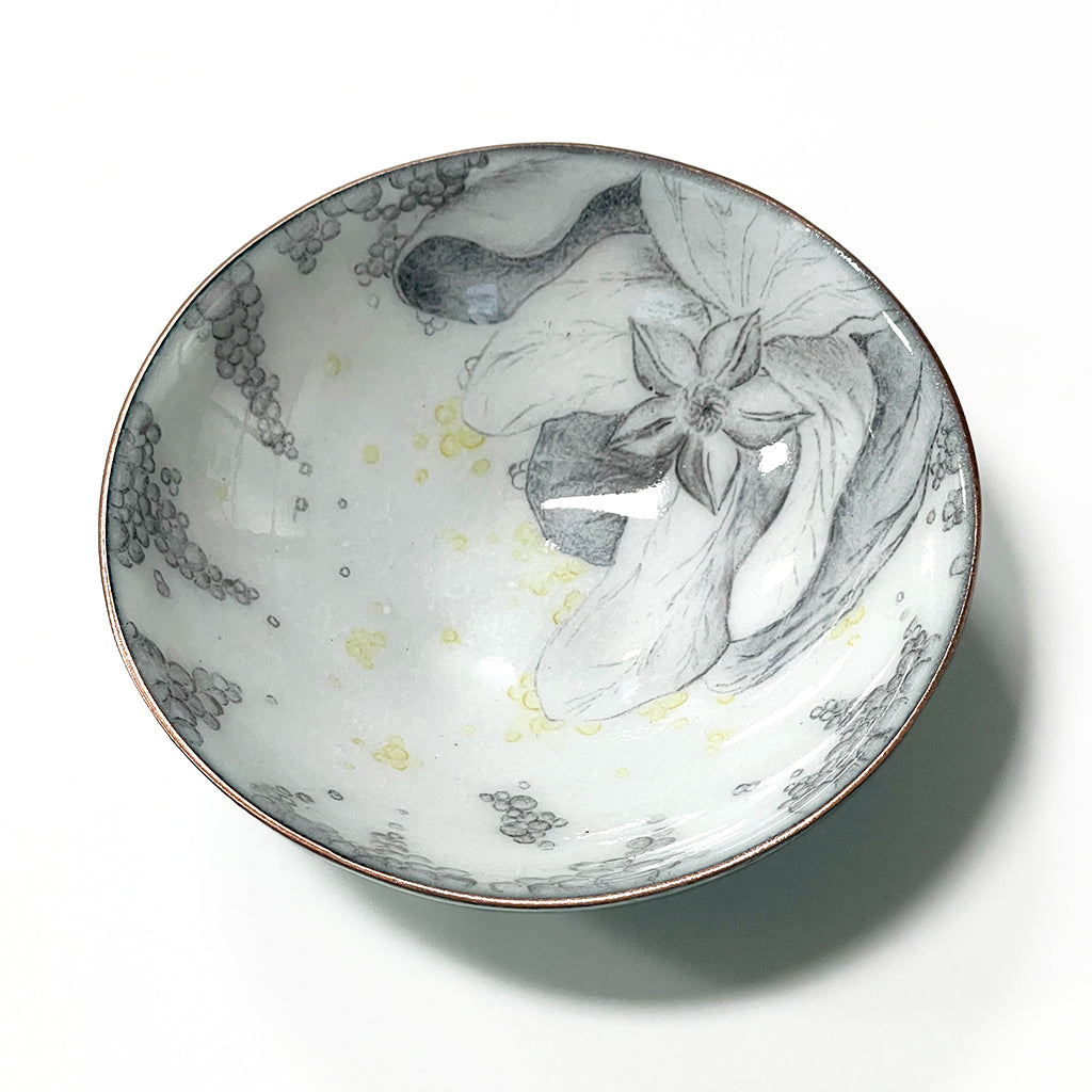 Drooping flower enamelware bowl