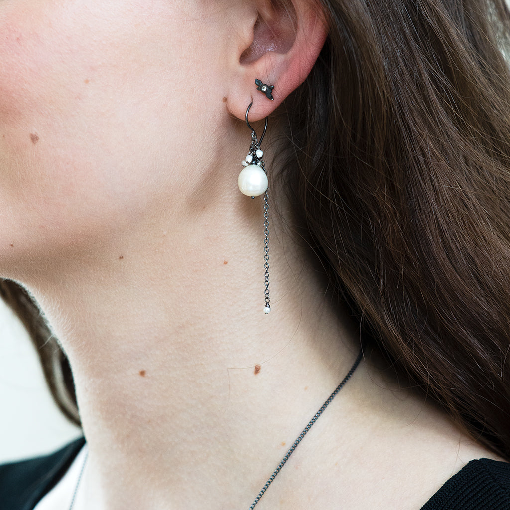Pearl Dangle Earring