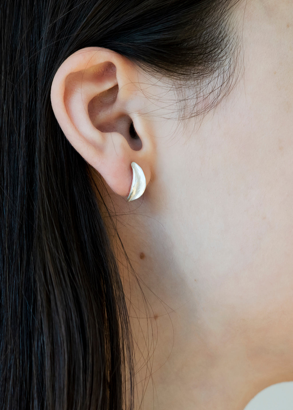 Leaf Hug Earring