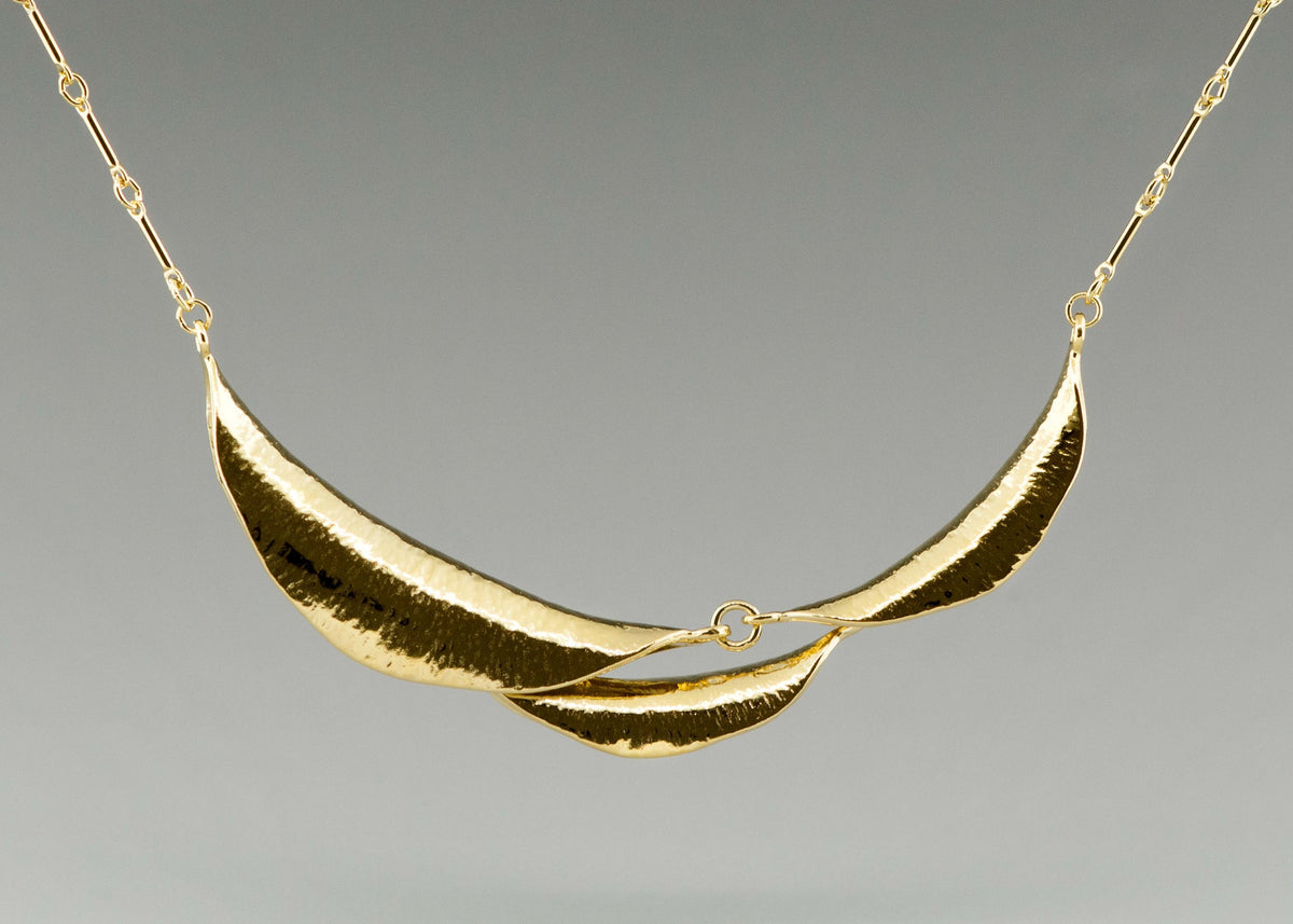 Large Curve Necklace