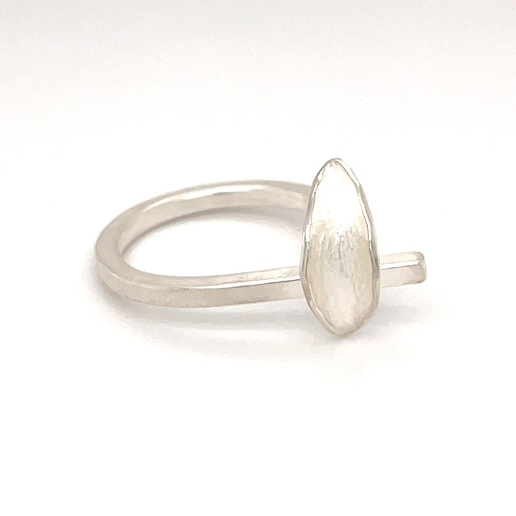 Resilient Ring in Bright Silver (single leaf)