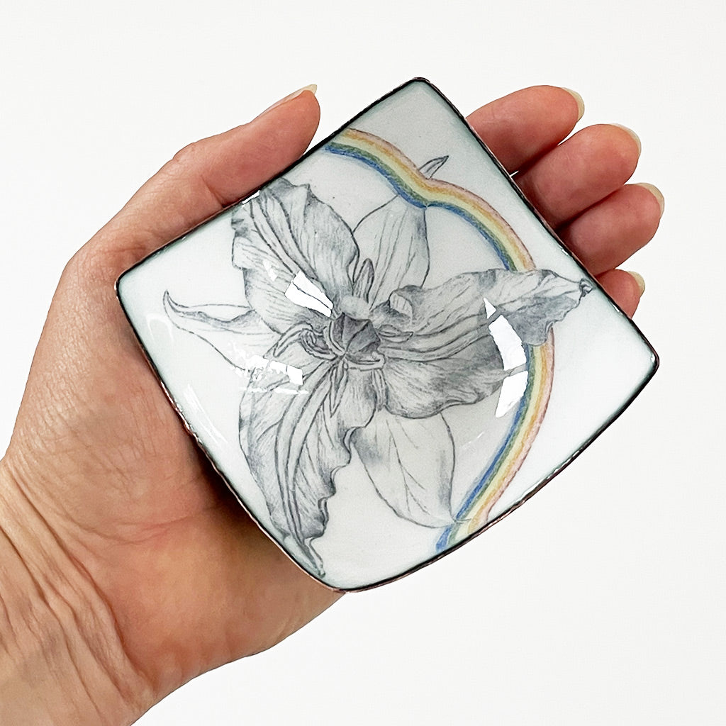 Trillium Wildflower Rainbow Bowl